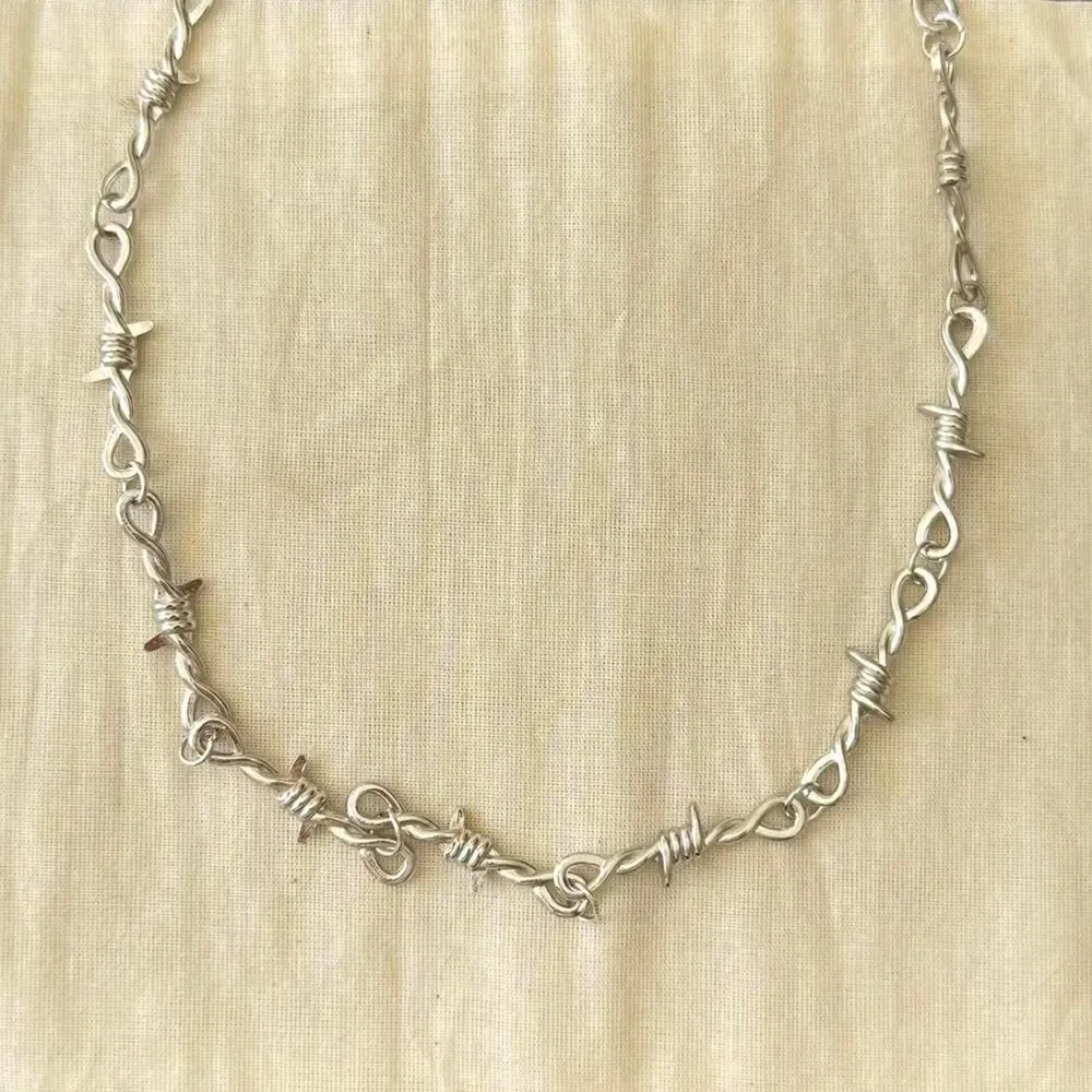 y2k style silver barbwire thorn emo chain necklace
